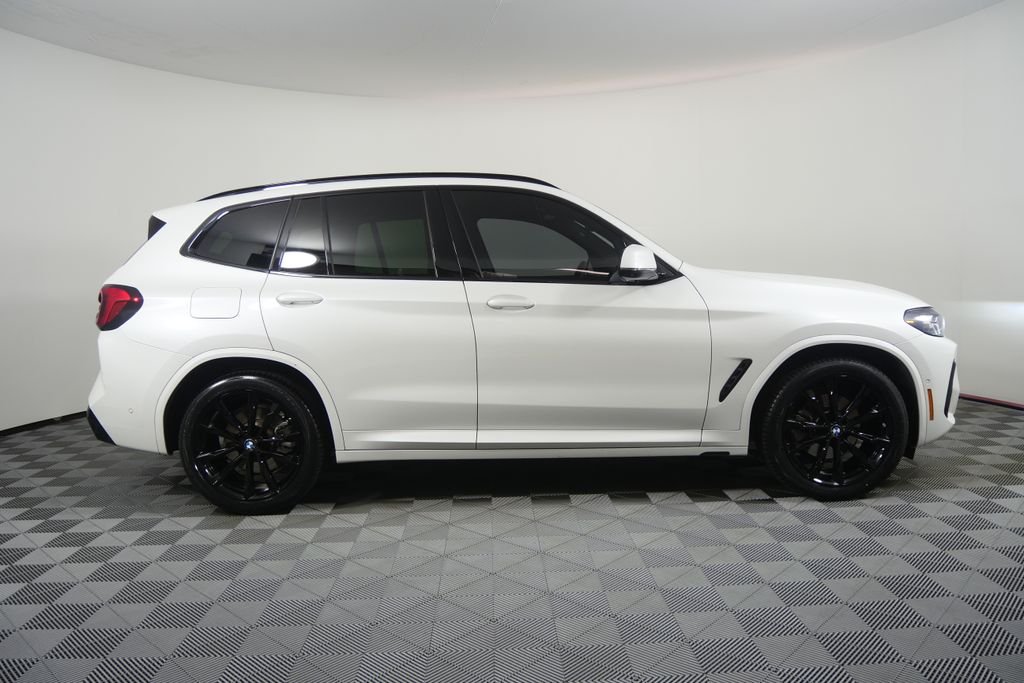 Certified Used 2024 Mineral White Metallic BMW sDrive30i image 2