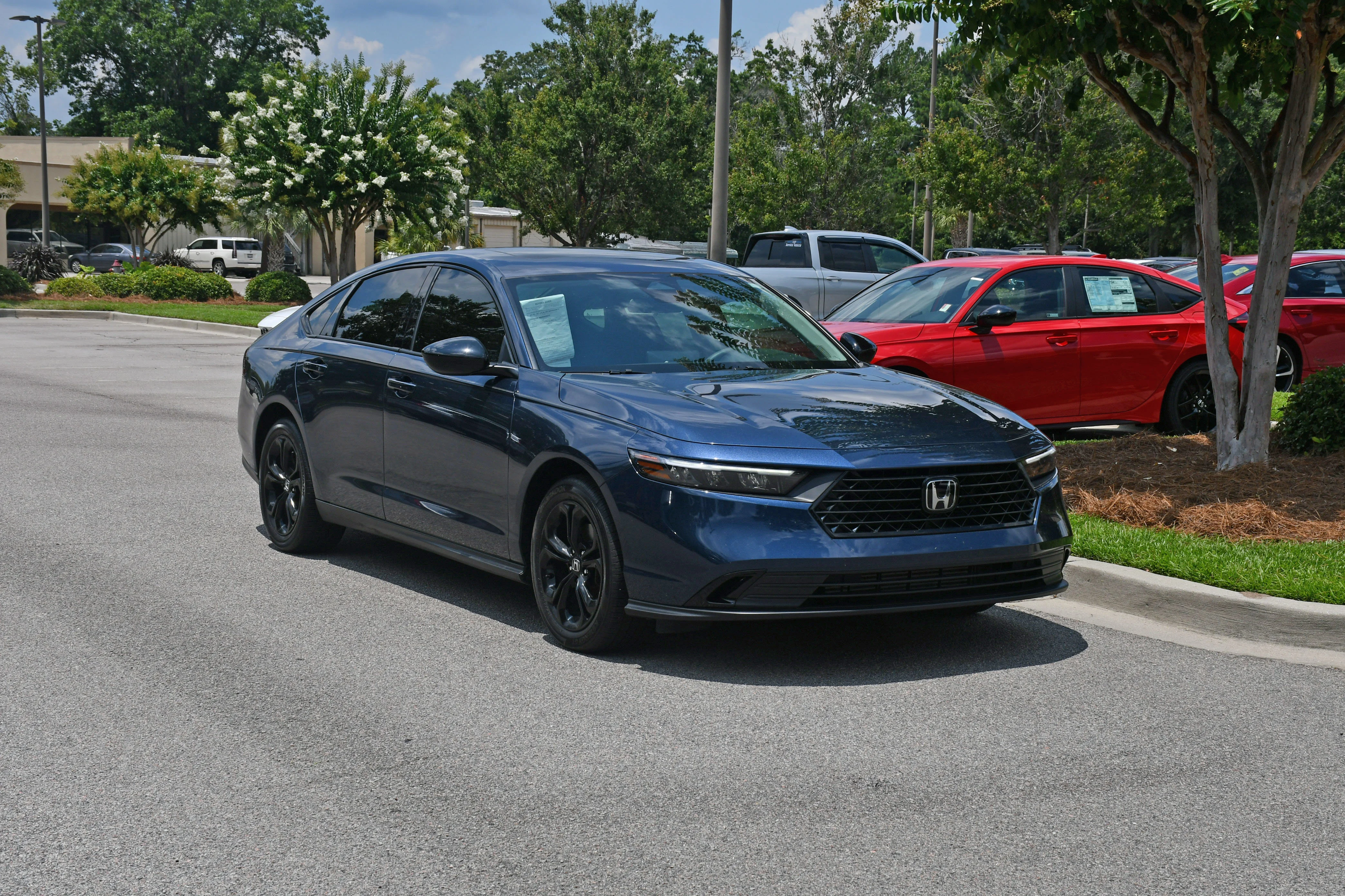 Used 2025 Blue Honda SE image 6