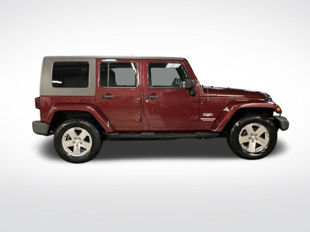 Used 2010  Jeep Unlimited Sahara image 7