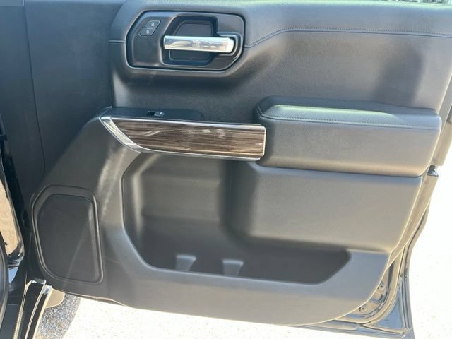 Used 2022 BLACK Chevrolet RST image 27