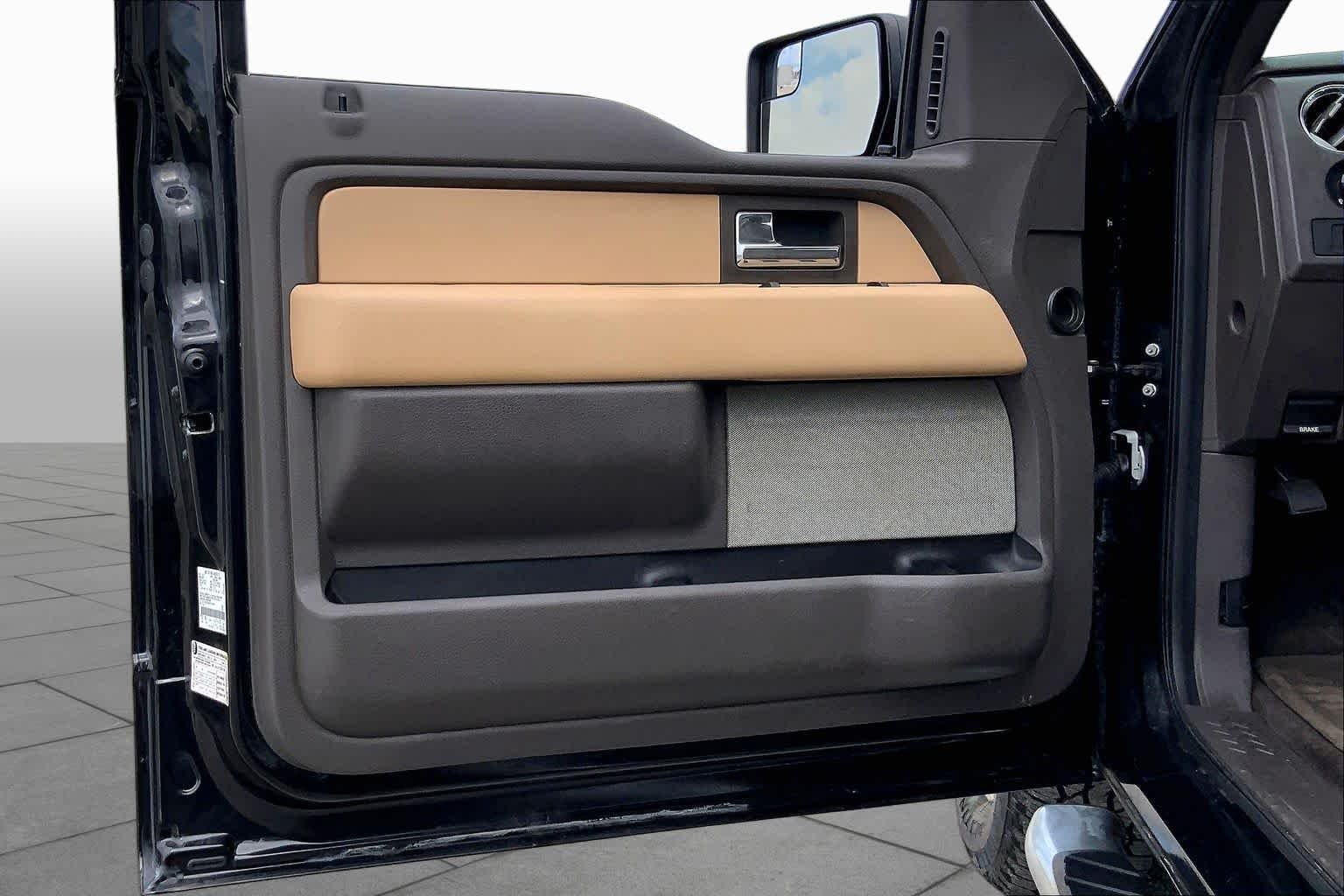 Used 2013 Tuxedo Black Metallic Ford XLT image 21
