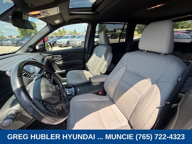 Used 2019 Black Honda Elite image 18