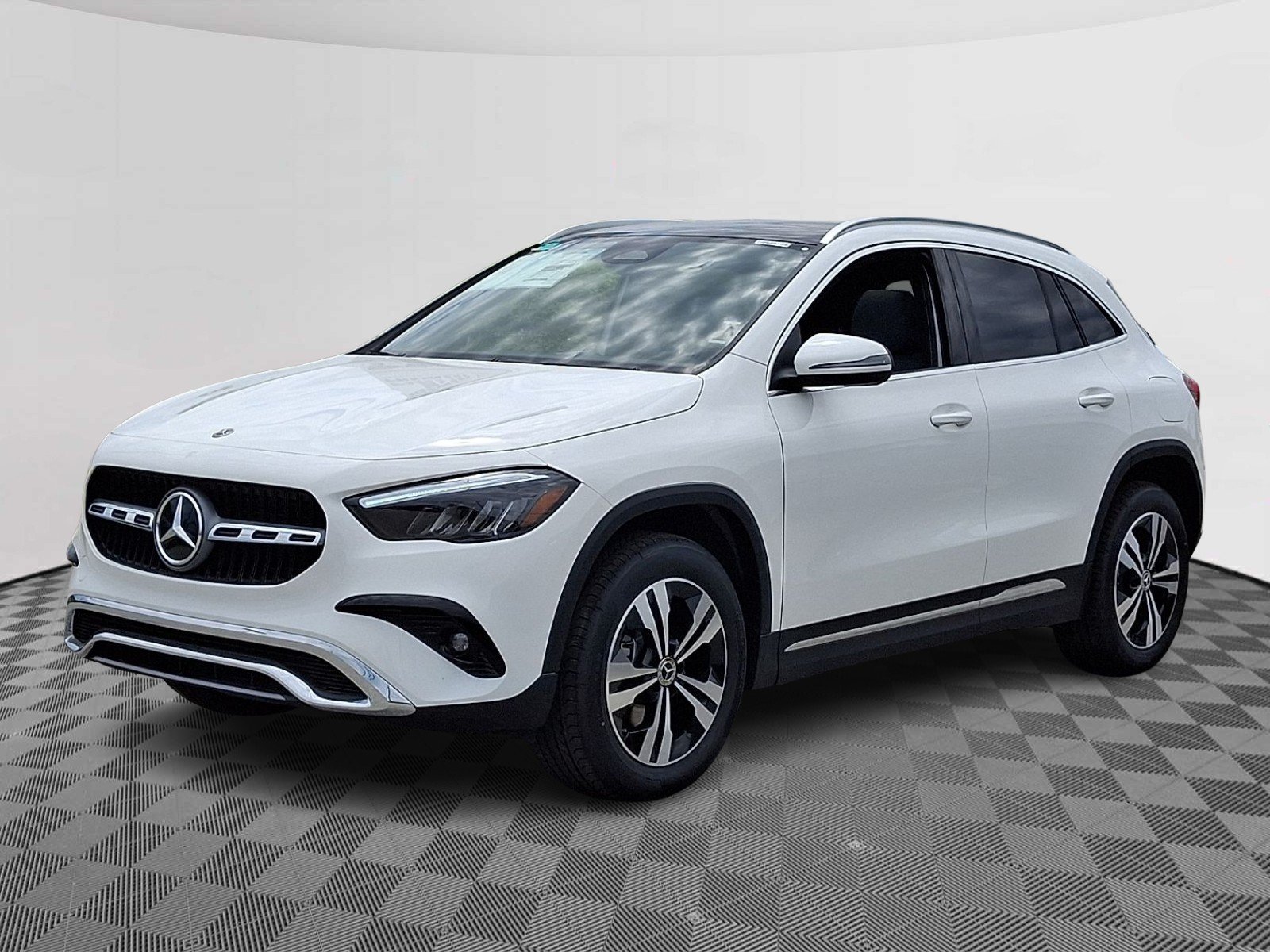 New 2026 Polar White Mercedes-Benz GLA 250 image 3