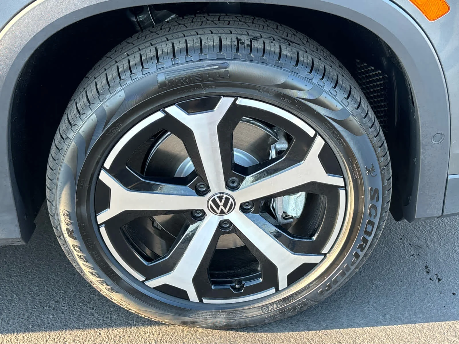 New 2026 PLATINUM GRAY Volkswagen SE image 20
