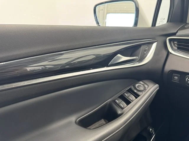 Used 2021 White Frost Tricoat Buick Essence image 41