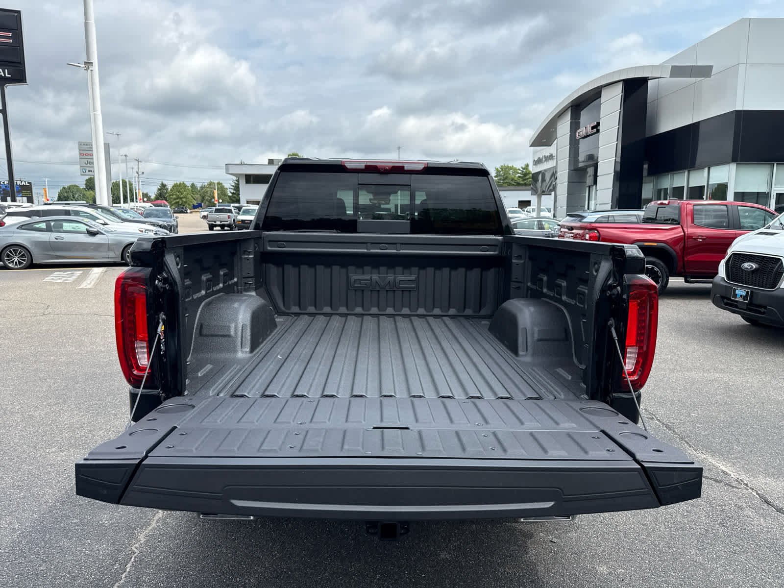 2026 GMC Sierra 1500 Denali - Photo 10