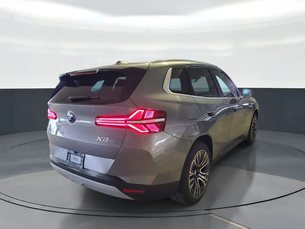 New 2026 Skyscraper Grey Metallic BMW 30 xDrive image 3