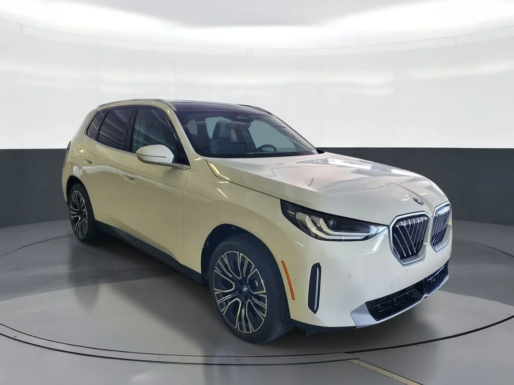 New 2026 Alpine White BMW 30 xDrive image 2