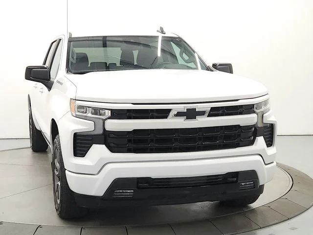 Used 2025 White Chevrolet RST image 2