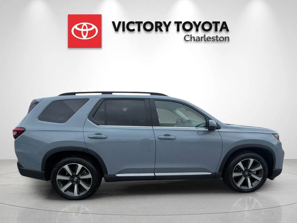 Used 2023  Honda Touring image 6