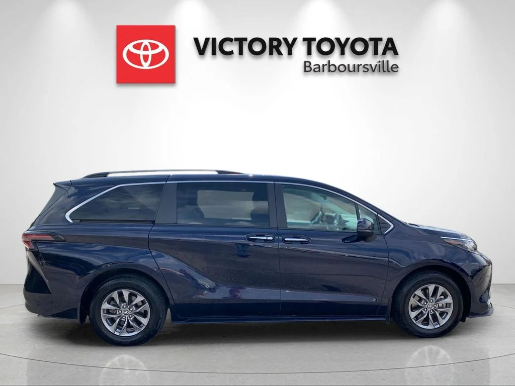 Used 2023  Toyota XLE image 6