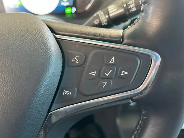 Used 2021 Silver Ice Metallic Chevrolet Premier image 25