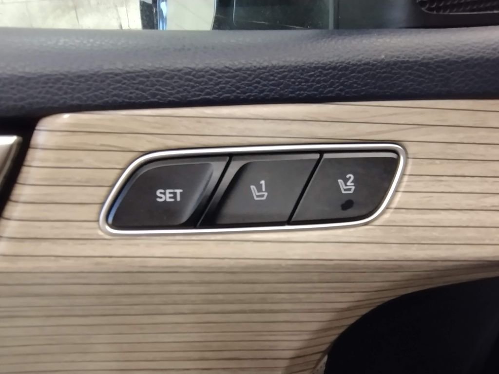 Used 2022 Graphite Hyundai Calligraphy image 25