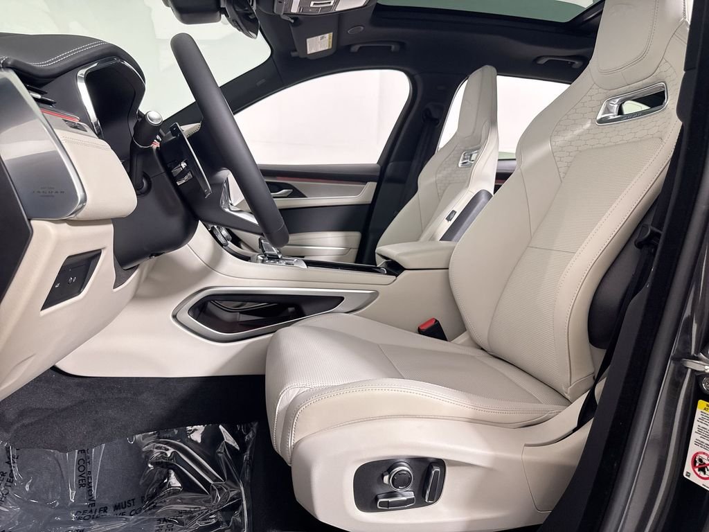 2026 Jaguar F-Pace R-Dynamic S - Photo 11