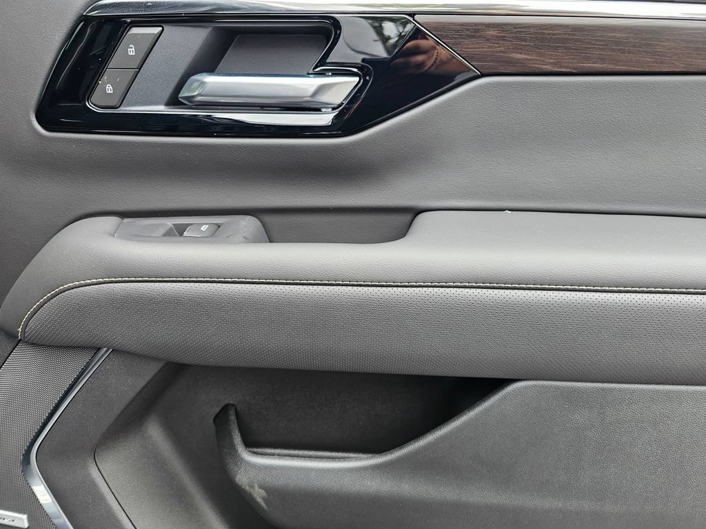 2026 Chevrolet Tahoe Premier - Photo 11