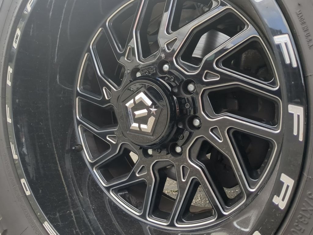 Used 2019 Black Metallic Ford Lariat image 23
