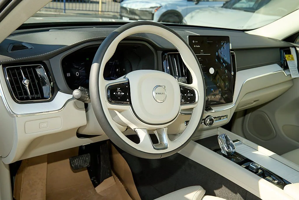 New 2026 Vapour Grey Volvo Ultra image 13