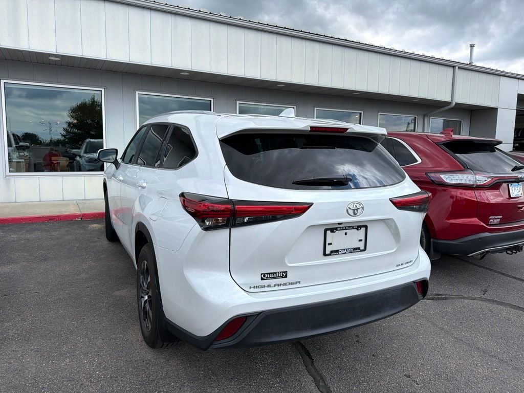 Used 2023 Toyota Highlander XLE with VIN 5TDKDRBH4PS044773 for sale in Fergus Falls, Minnesota
