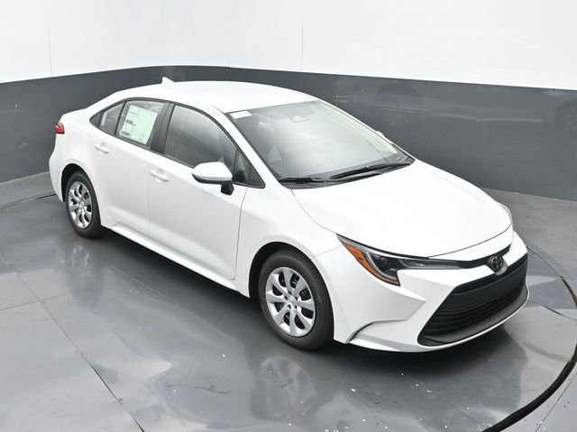 Used 2025 Wind Chill Pearl Toyota LE image 26