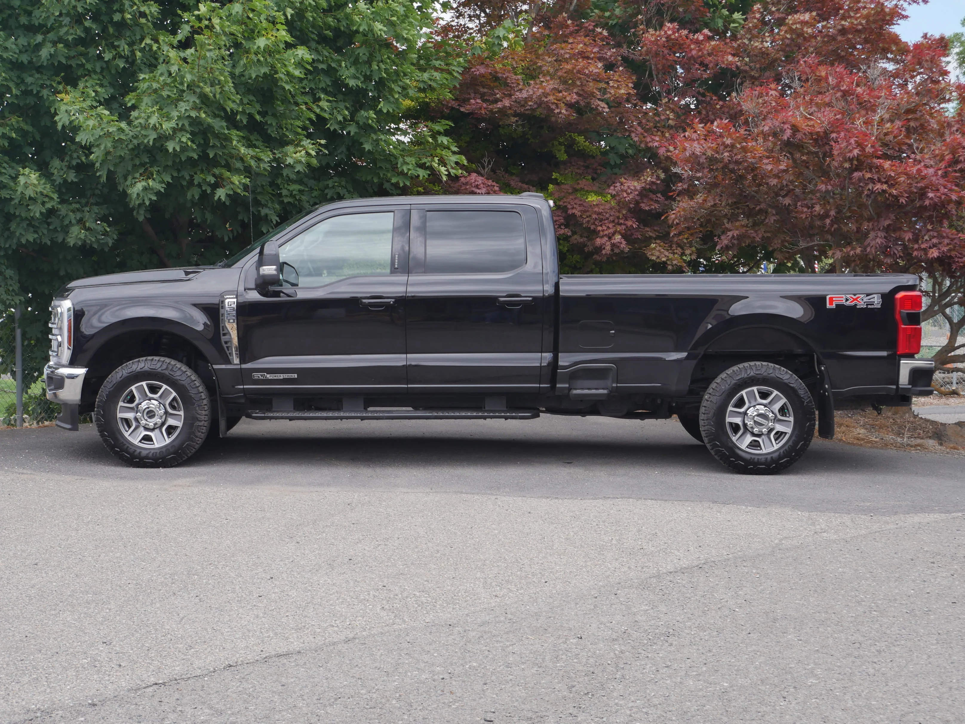 Certified Used 2024 Agate Black Metallic Ford LARIAT image 18