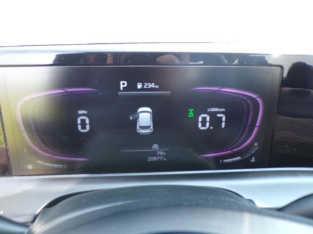 Used 2026 Snow White Pearl Kia LX image 16