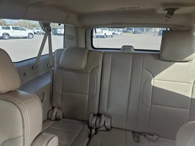 Used 2016 SPARKLING SILVER METALLIC GMC Denali image 26