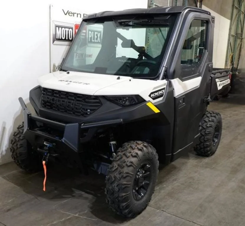 New 2026 MIRAGE BEIGE Polaris CAB image 2