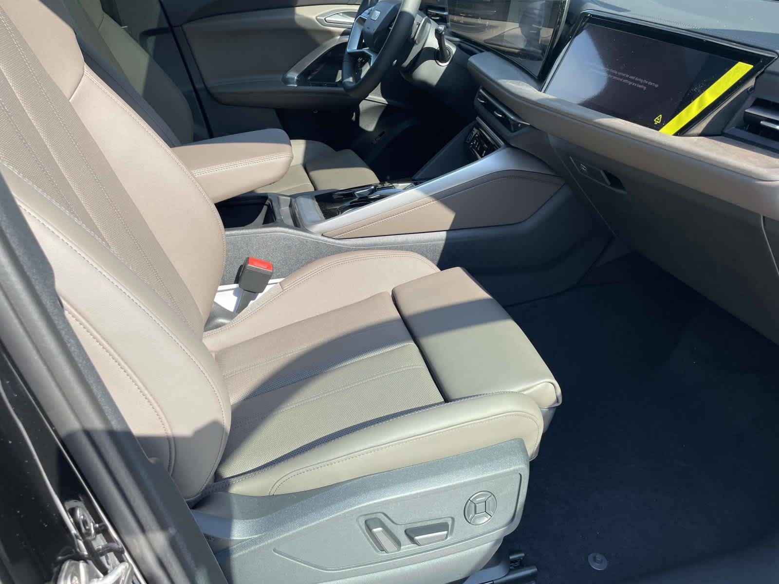 New 2026 0E0E/Black Audi Premium Plus image 21