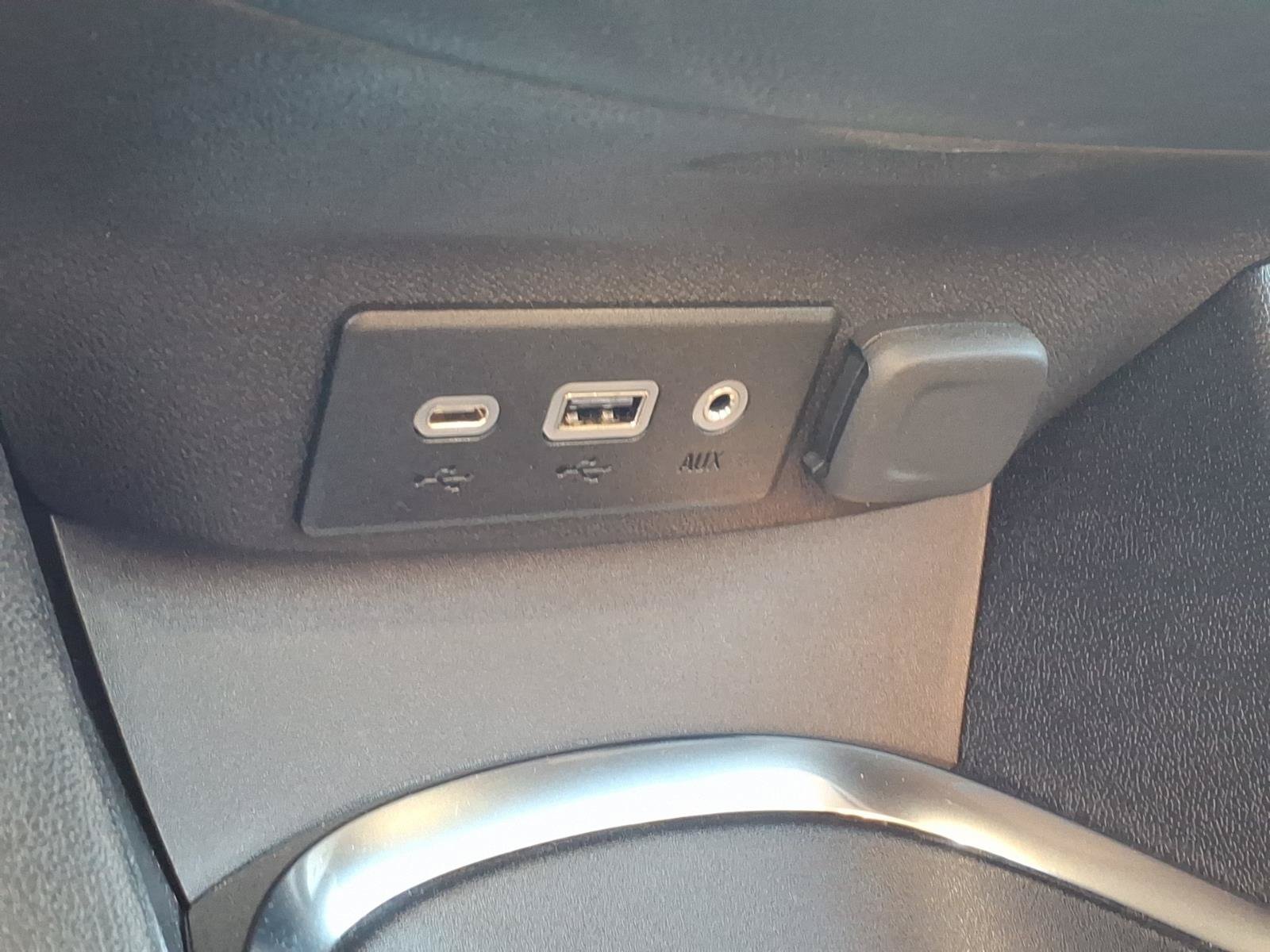 Used 2023 SUMMIT WHITE Chevrolet LT image 16