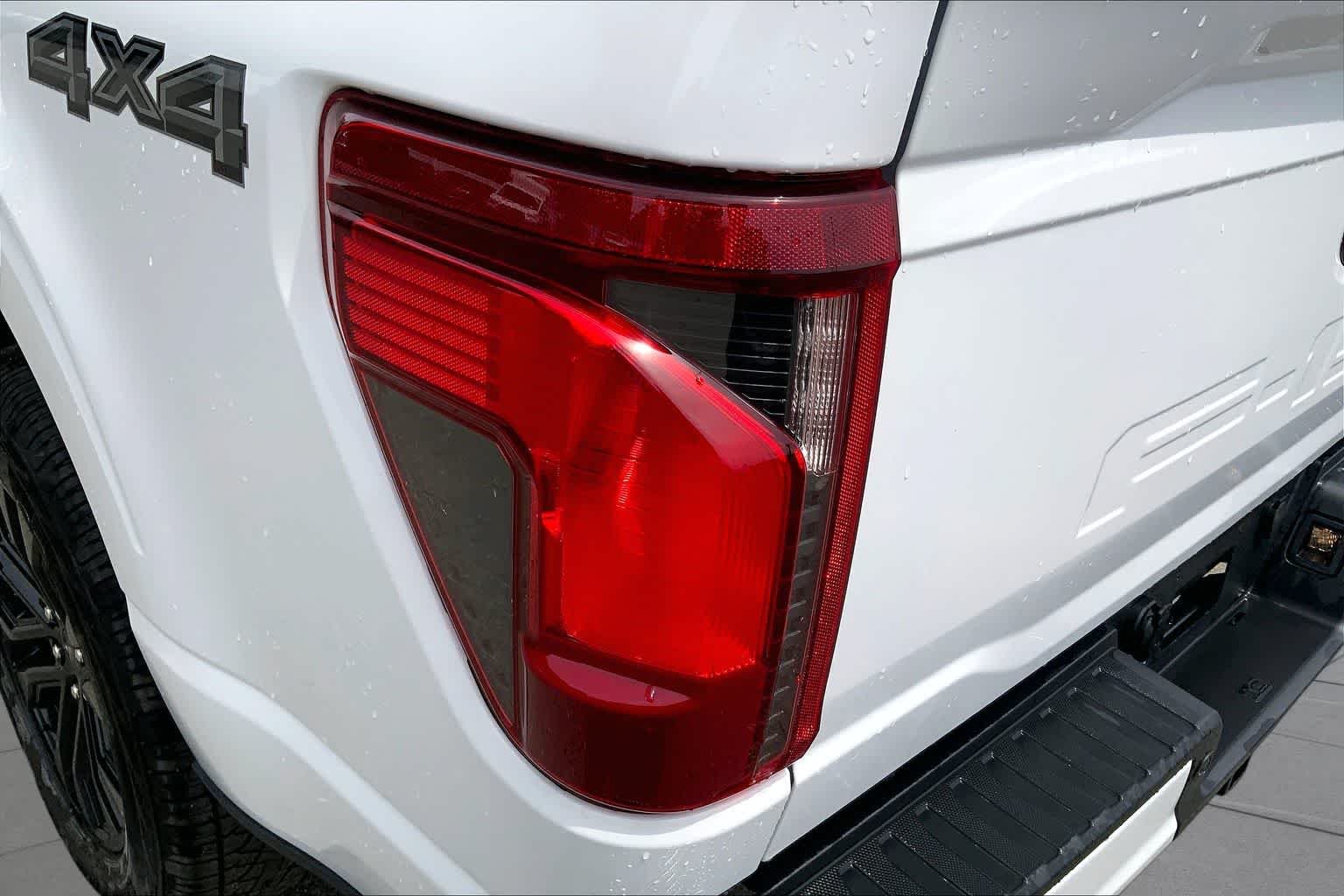 New 2026 Oxford White Ford XLT image 5
