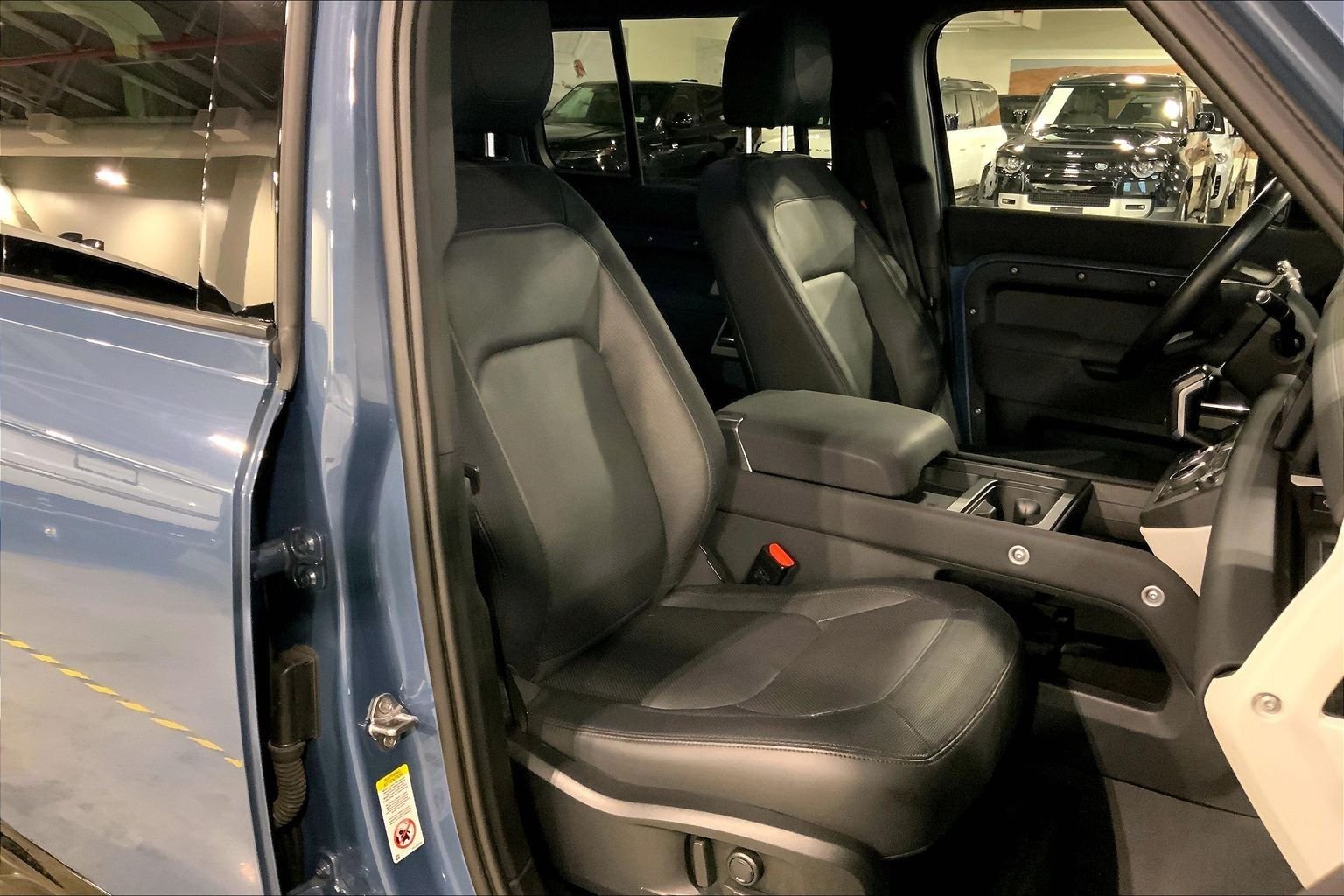 Used 2023 Tasman Blue Metallic Land Rover X-Dynamic SE image 8