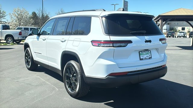 New 2026 Bright White Clear-Coat Exterior Paint Jeep Laredo Altitude image 5