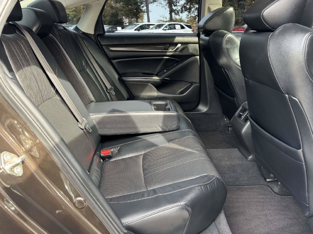 Used 2018 Black Honda Touring image 16