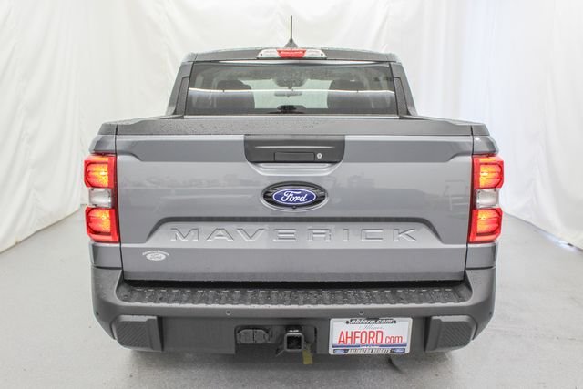 New 2026 Carbonized Gray Metallic Ford XLT image 7