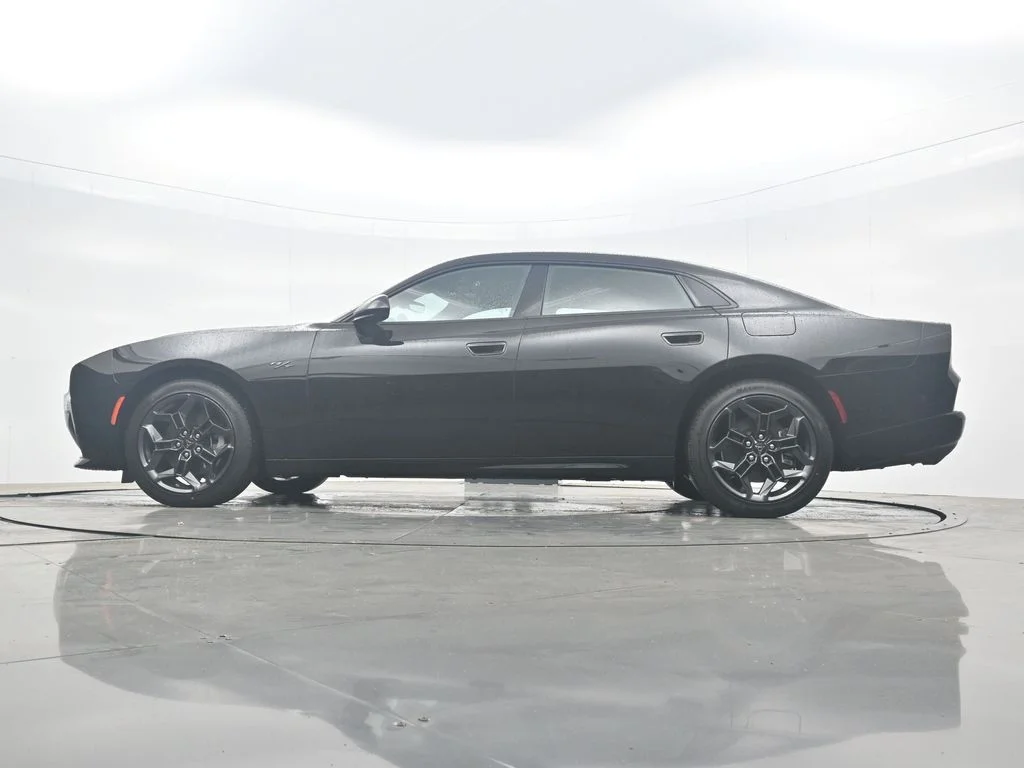 New 2026 Diamond Black Crystal Pearlcoat Dodge R/T image 43