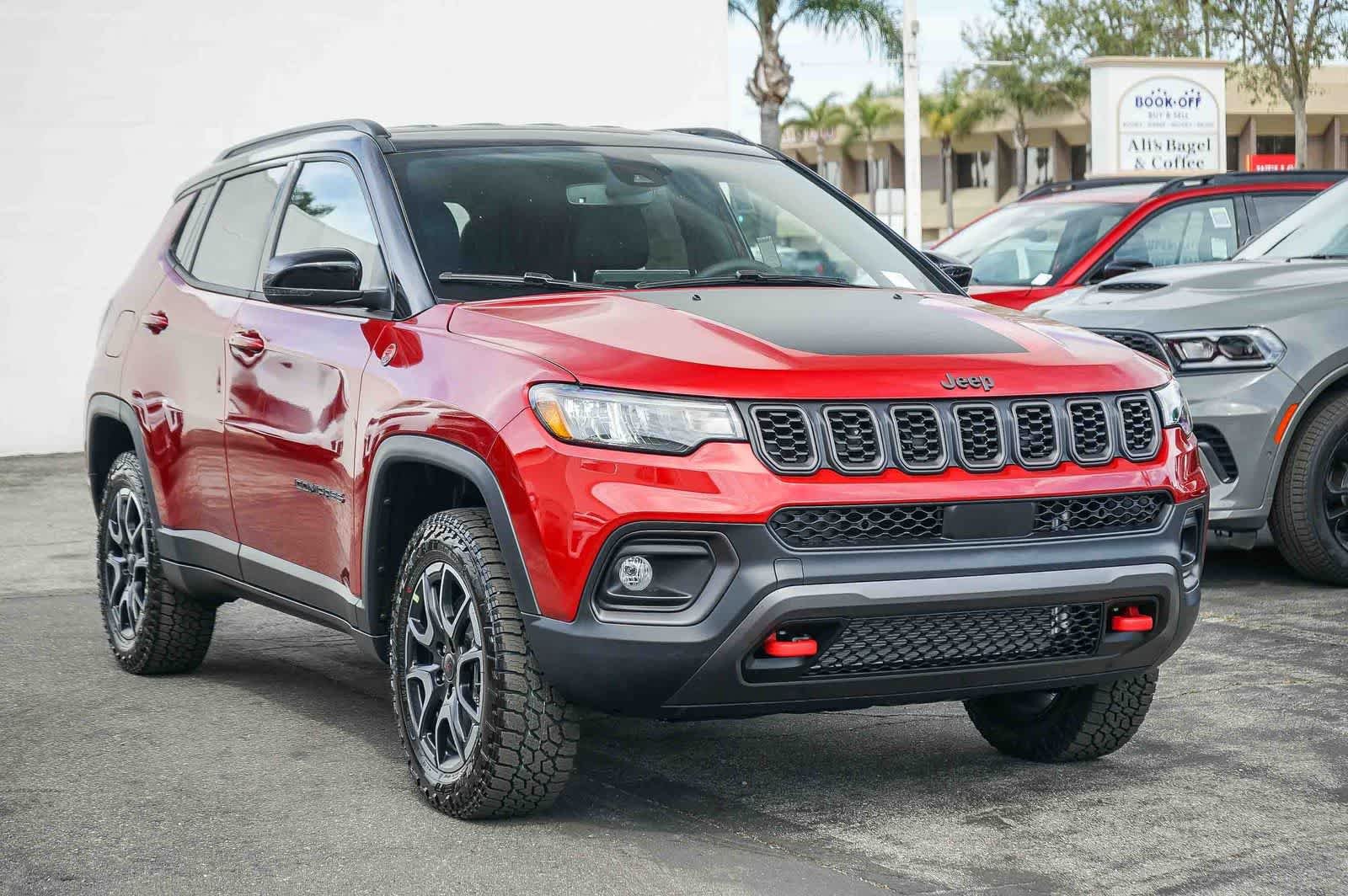 New 2026 Red Hot Pearl-Coat Exterior Paint Jeep Trailhawk image 3