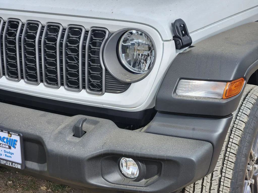 New 2026 Bright White Clear-Coat Exterior Paint Jeep Sport image 5