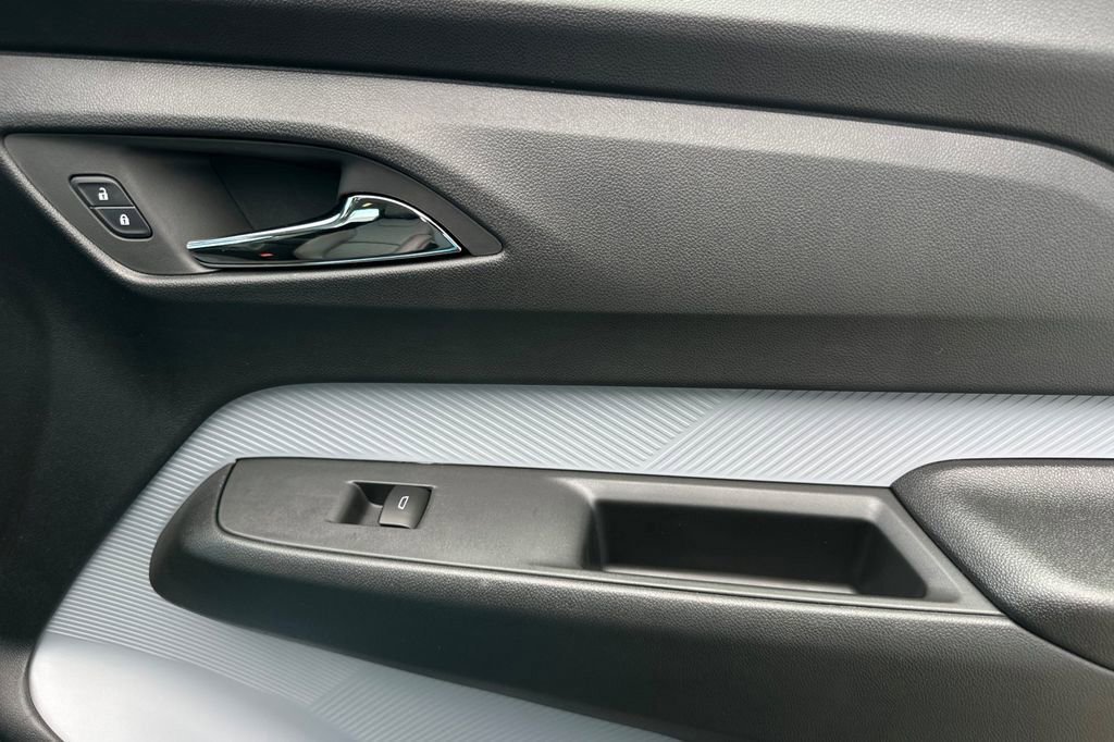 2027 Chevrolet Bolt RS - Photo 22