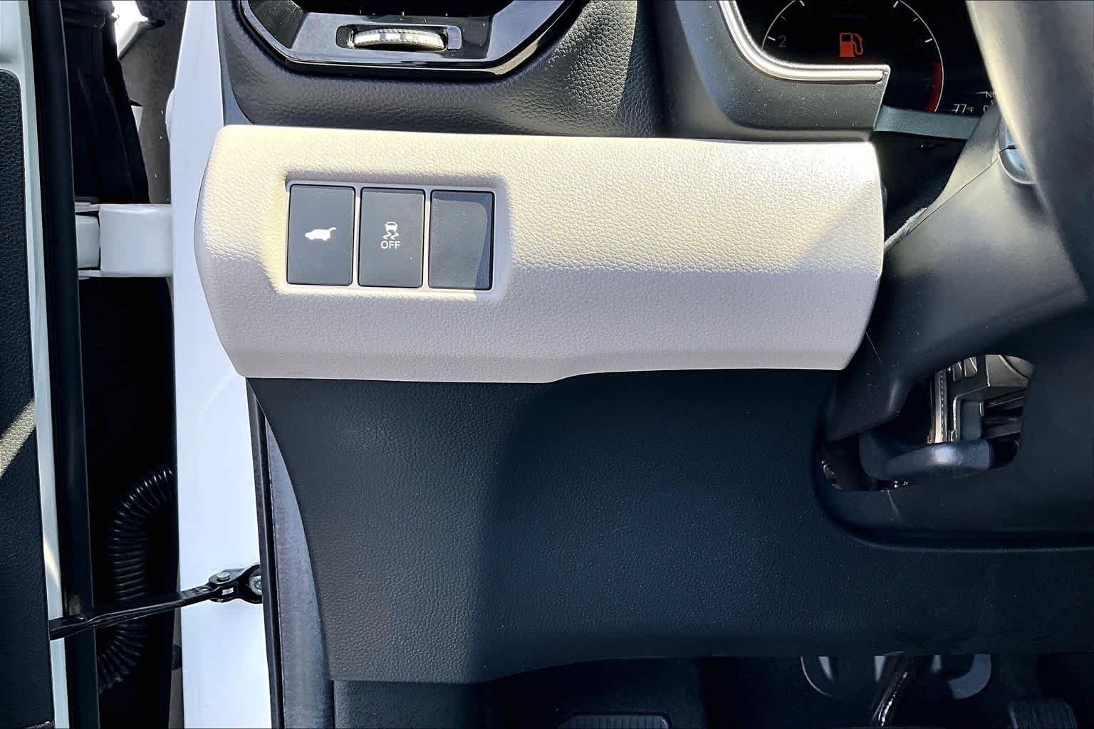 Used 2024 Platinum White Pearl Honda EX-L 8 Passenger image 35
