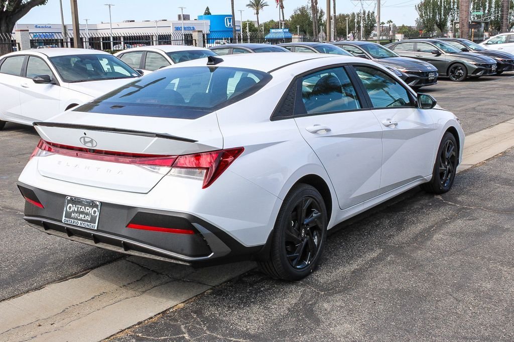 New 2026 White Hyundai SEL Sport image 9