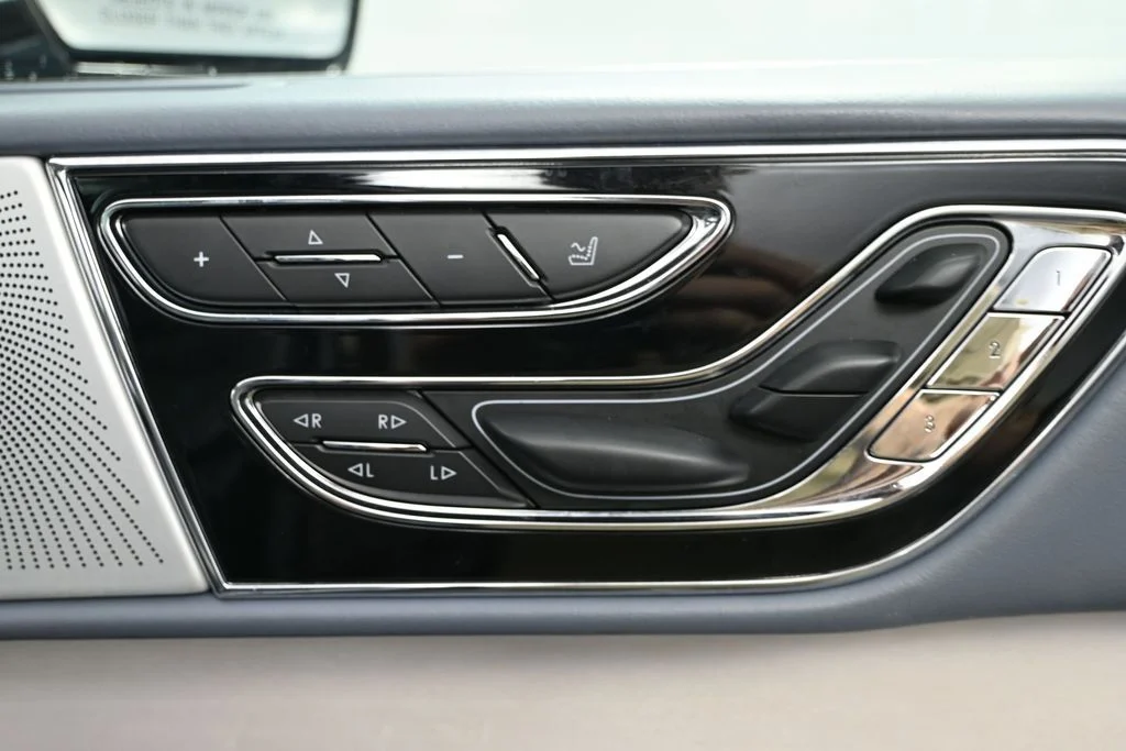 Used 2019 Blue Lincoln Black Label image 46