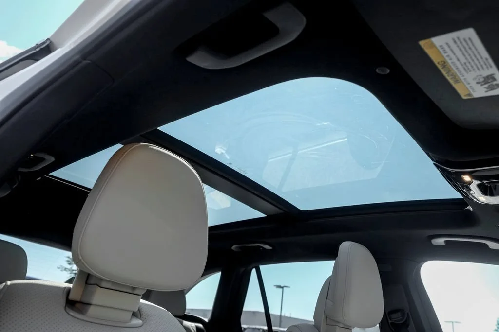 New 2027 Polar White Mercedes-Benz GLC 300 image 54