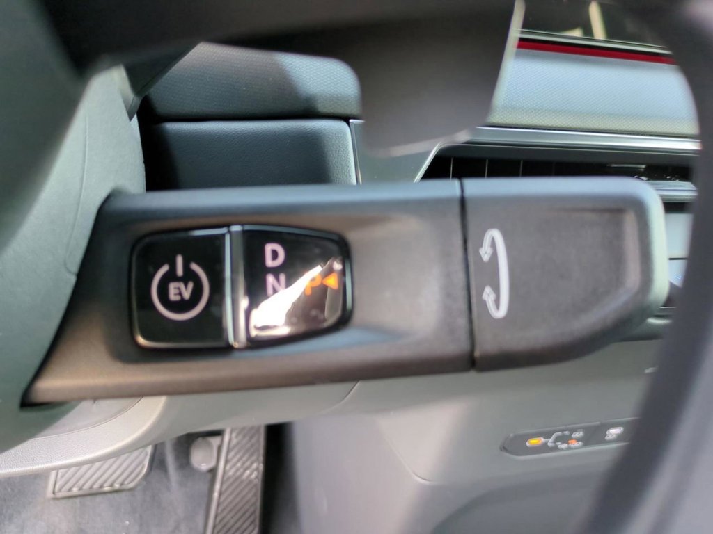 New 2026 Ivory Silver Kia Land AWD image 20
