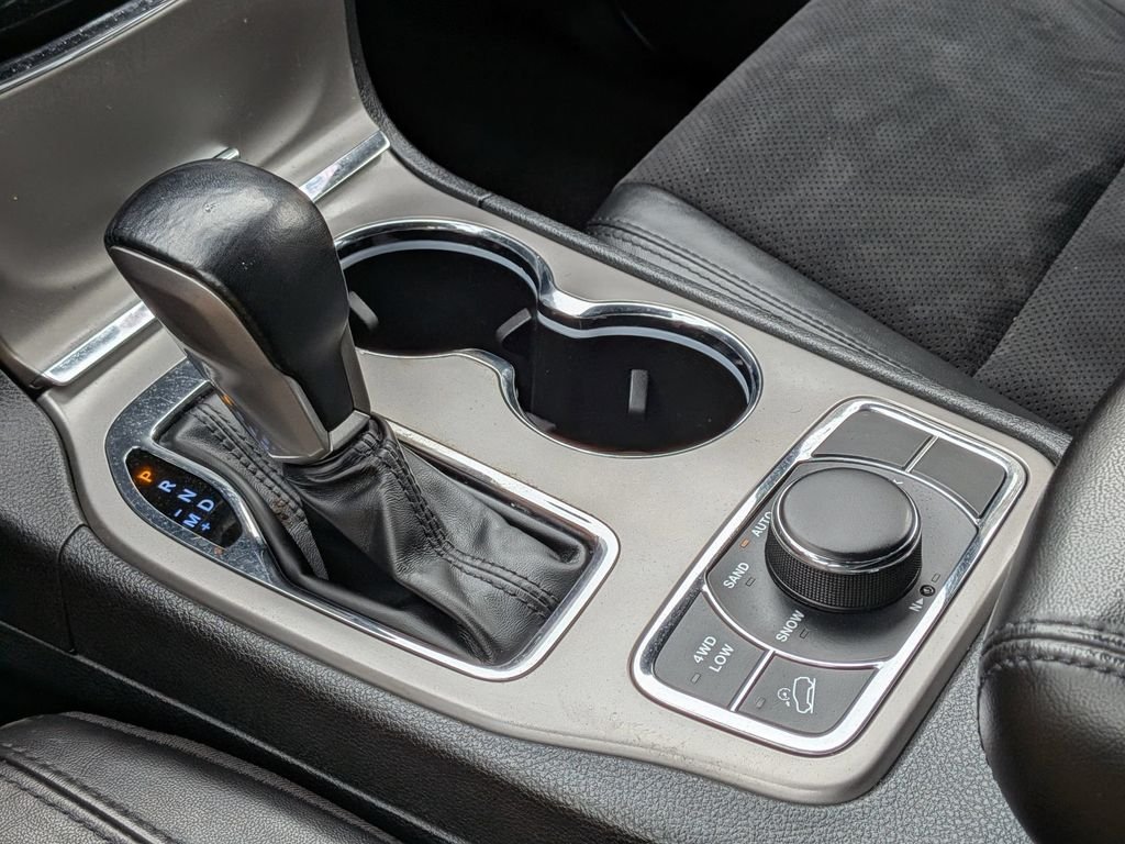 Used 2022 Black Jeep Laredo X image 17