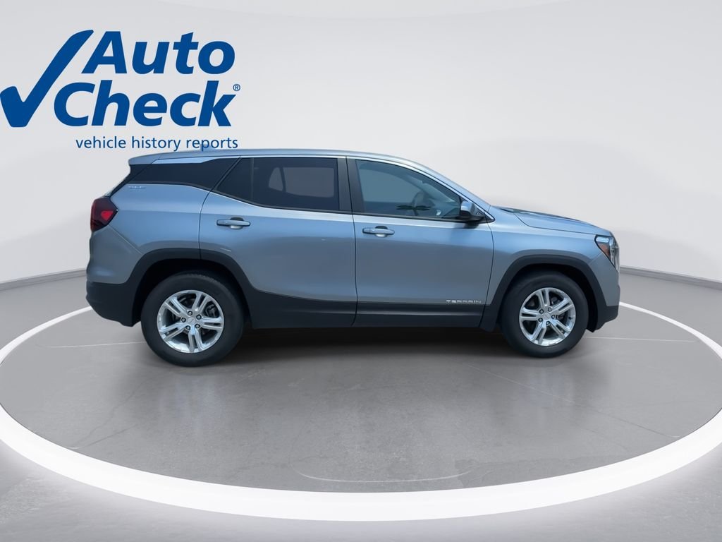 Used 2023 Sterling Metallic GMC SLE image 9