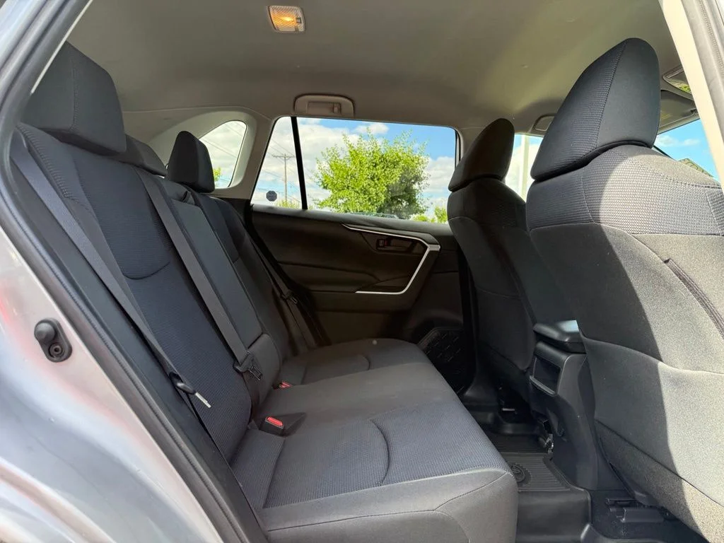 Used 2019 Silver Toyota LE image 18