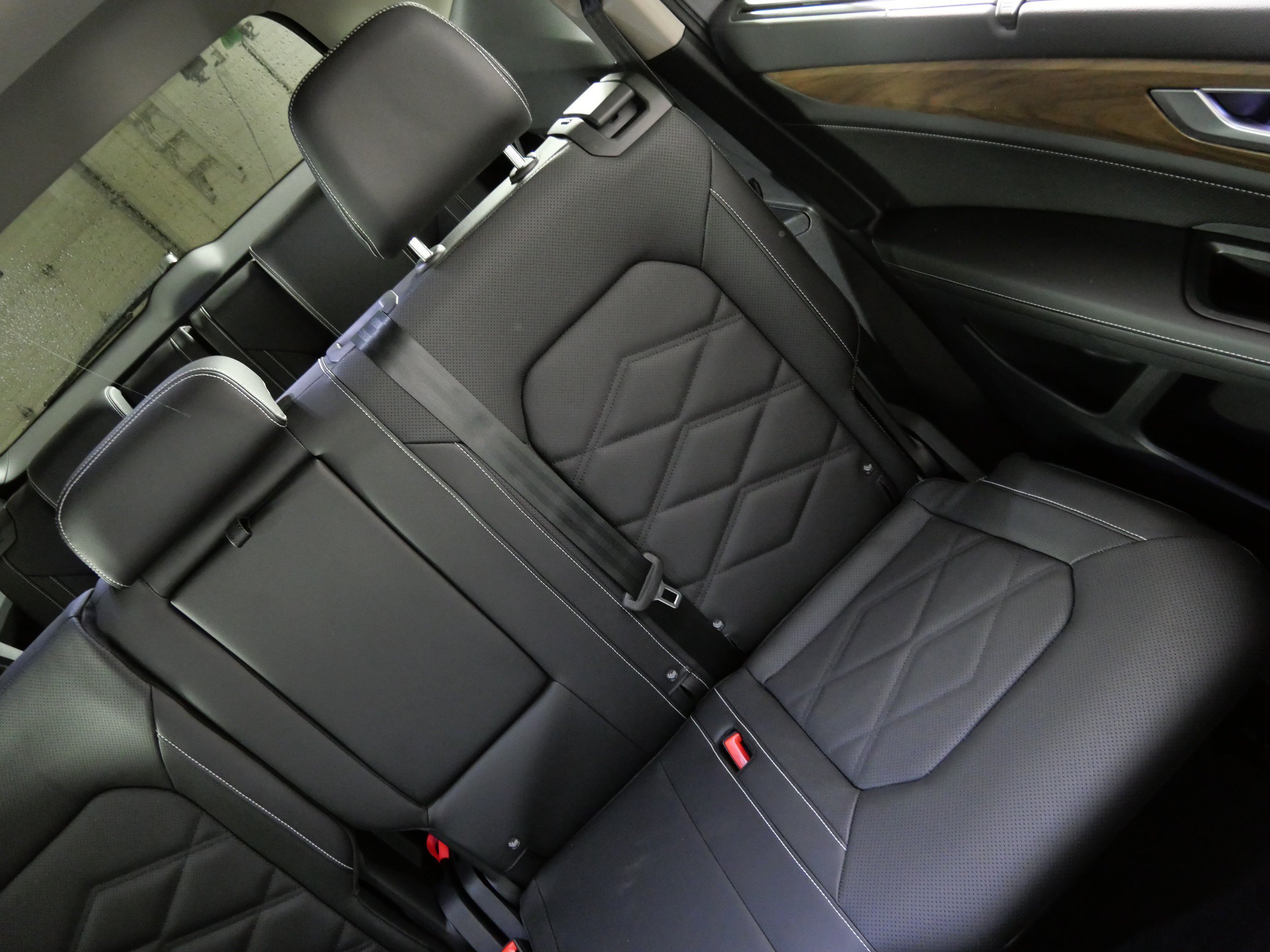 Used 2026  Volkswagen 2.0T SE w/Technology image 14