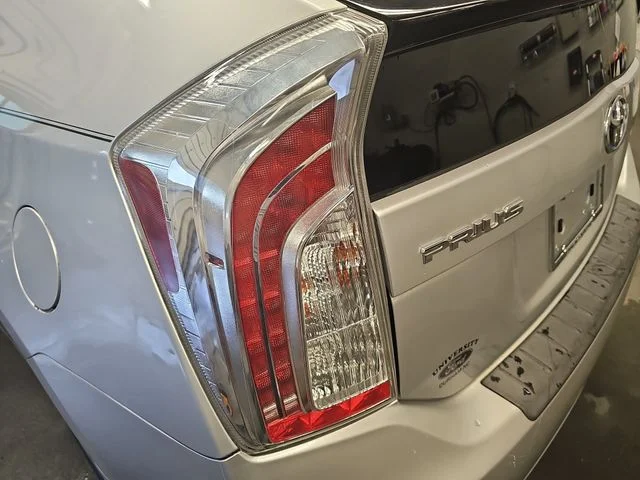 Used 2015 Silver Toyota Three image 31
