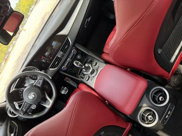 Used 2023 Gray Alfa Romeo Veloce image 21