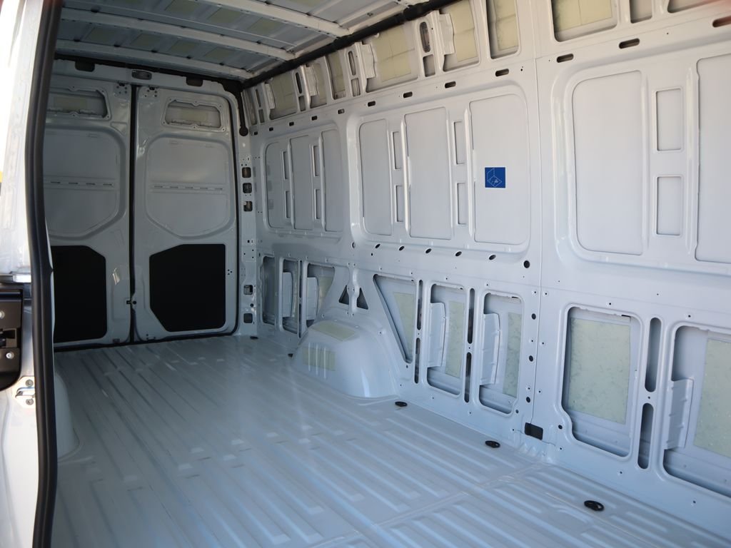 Used 2025 Arctic White Mercedes-Benz Cargo 170 WB image 27